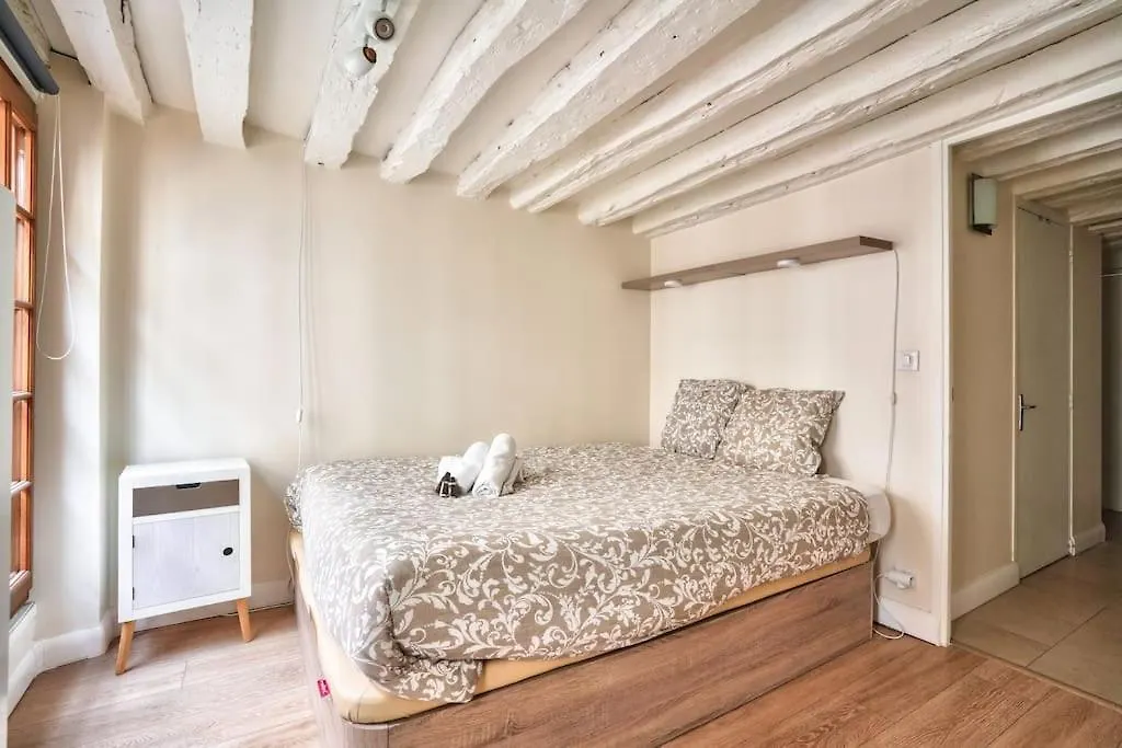 Superb 2 Bedroom Flat In Le Marais Neighborhood Paříž Francie