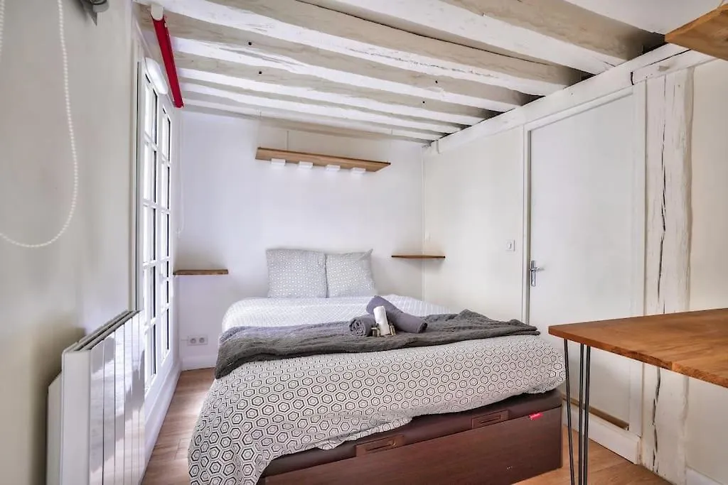 Apartment Superb 2 Bedroom Flat In Le Marais Neighborhood Paris