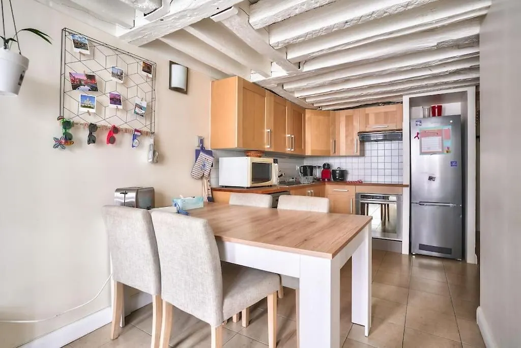 Superb 2 Bedroom Flat In Le Marais Neighborhood Paris 0*,  France